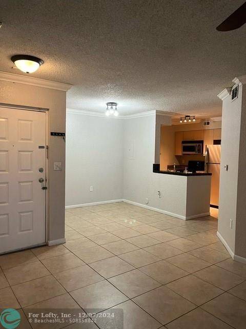 Oakland Park, FL 33309,2861 N Oakland Forest Dr  #105