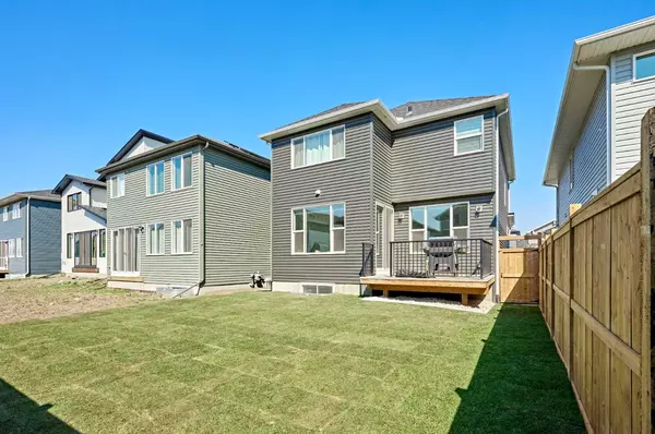 Calgary, AB T3M 3K1,67 Seton Villas SE