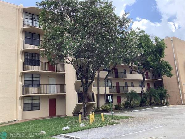 3450 Blue Lake Dr  #103, Pompano Beach, FL 33064