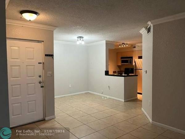 Oakland Park, FL 33309,2861 N Oakland Forest Dr  #105