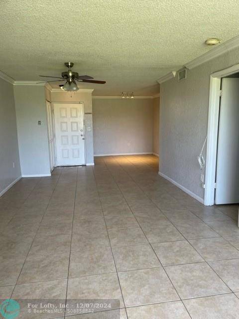 Oakland Park, FL 33309,2861 N Oakland Forest Dr  #105