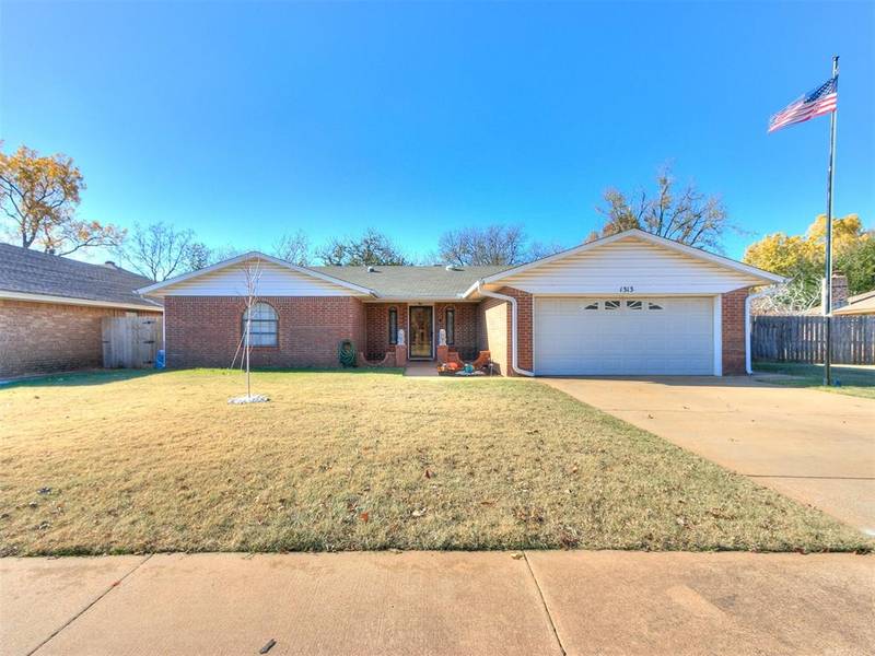 1313 Winding Creek Road, Moore, OK 73160