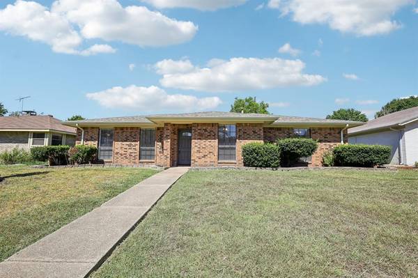 721 Villa Ridge Drive, Garland, TX 75043