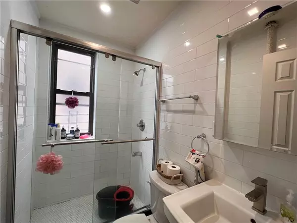 Brooklyn, NY 11237,58 St Nicholas AVE #6