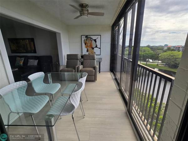 Pompano Beach, FL 33069,2221 Cypress Island Dr,  #806