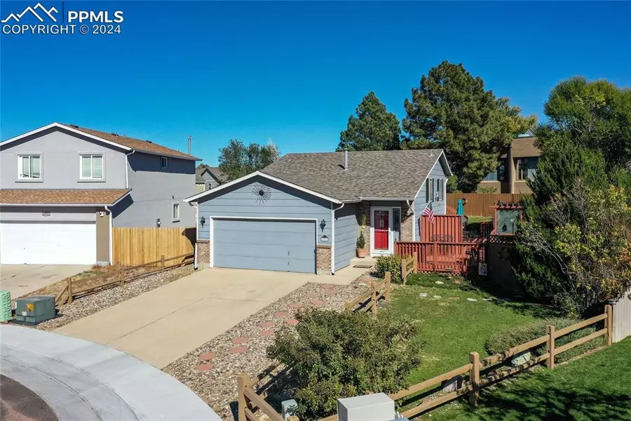 4882 Witches Hollow LN, Colorado Springs, CO 80911