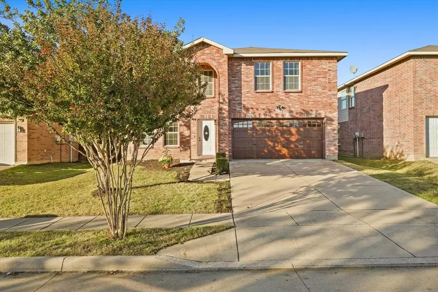 1805 Kittredge Way, Fort Worth, TX 76247