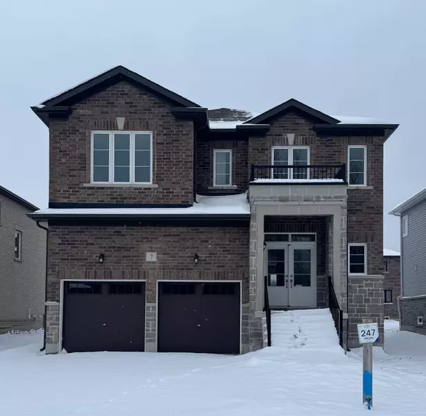 7 AMBER DR, Wasaga Beach, ON L9Z 0R9