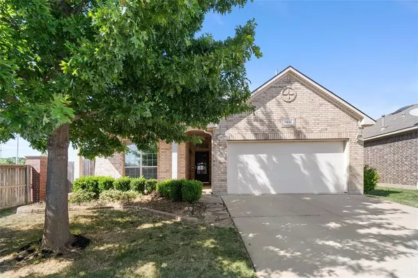 5532 Grayson Ridge Drive, Fort Worth, TX 76179