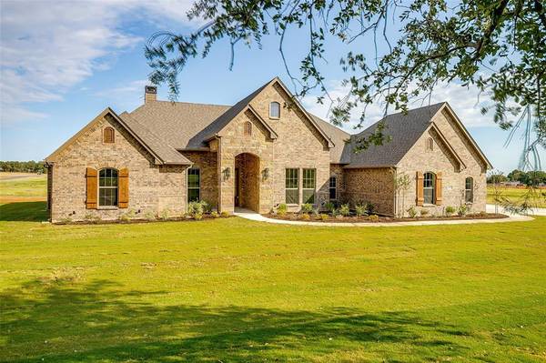 460 Royal Santana Run, Weatherford, TX 76087