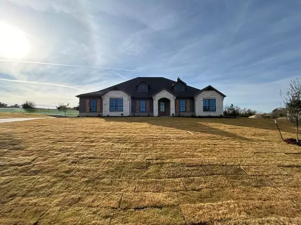 1070 Julian Drive, Van Alstyne, TX 75495