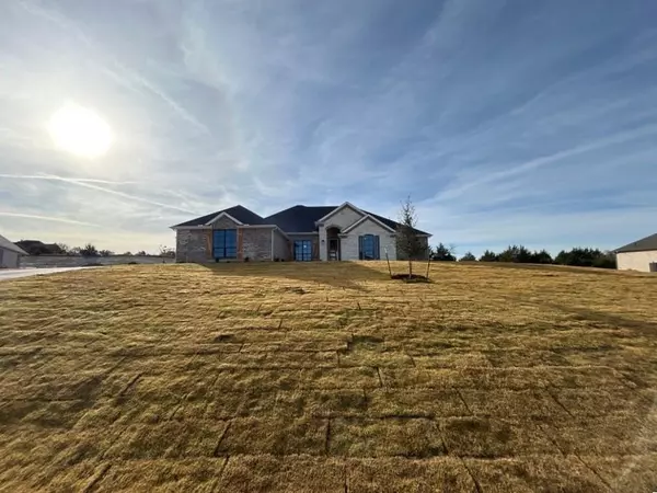 1080 Julian Drive, Van Alstyne, TX 75495