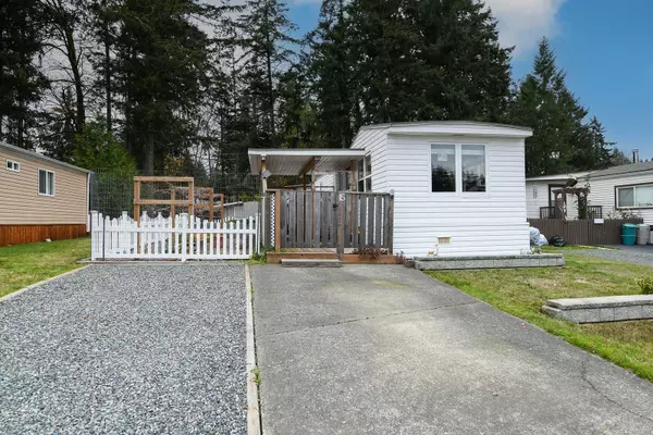 Comox, BC V9M 4E1,1901 Ryan Rd E #15