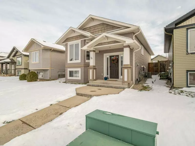 15 Jessie Ursenbach WAY North, Lethbridge, AB T1H1C1