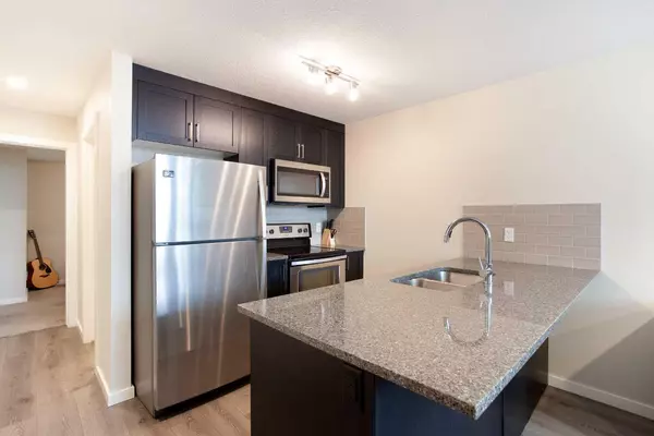 Calgary, AB T3M 2W9,19464 37 ST SE