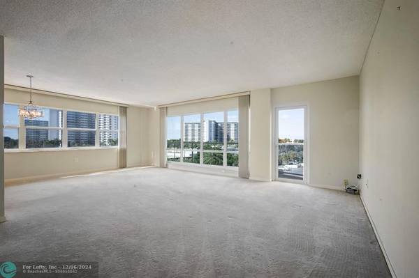 Fort Lauderdale, FL 33308,3400 Galt Ocean Dr  #309S