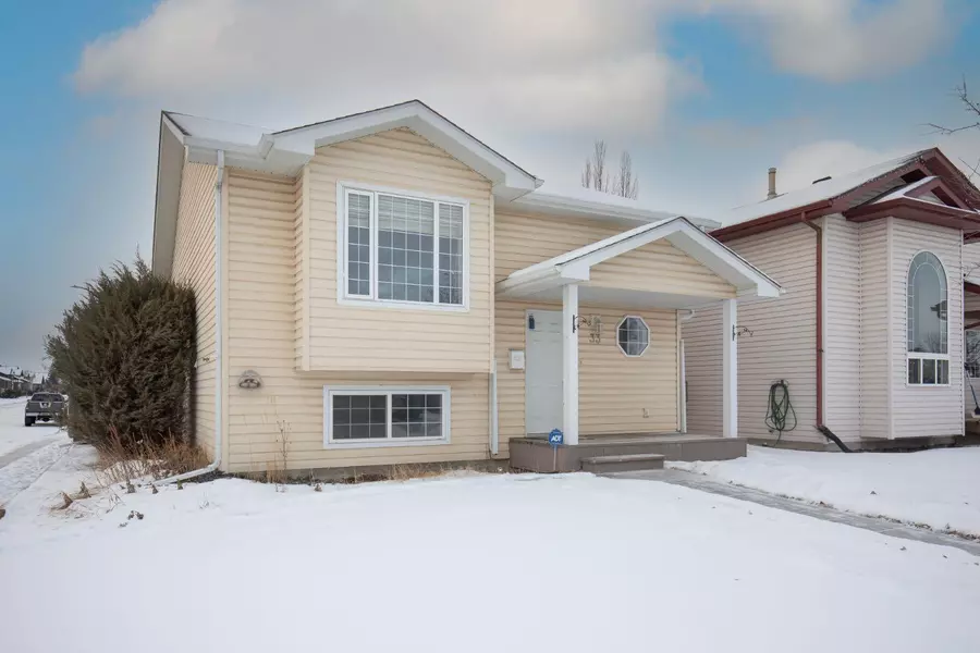 33 Ireland CRES, Red Deer, AB T4R 3K8