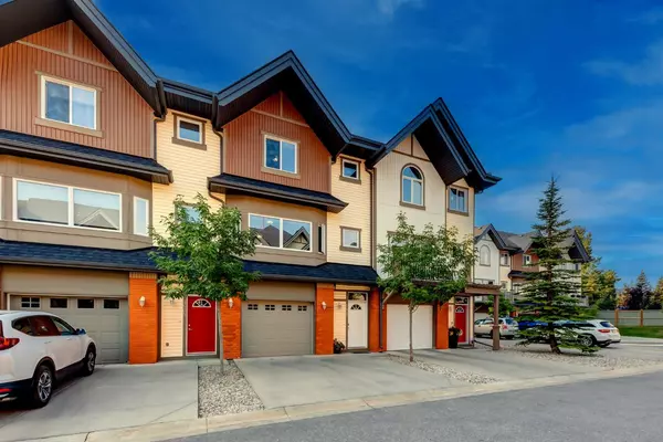 Calgary, AB T3H 0K7,1607 Wentworth Villas SW