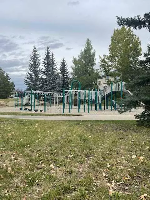 Calgary, AB T3M1G4,140 Cranwell CRES SE