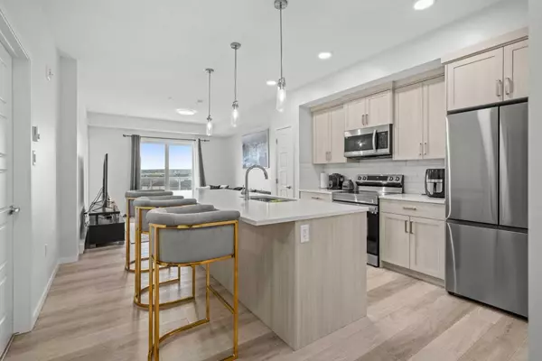 40 Carrington PLZ Northwest #411, Calgary, AB T3P 1X7