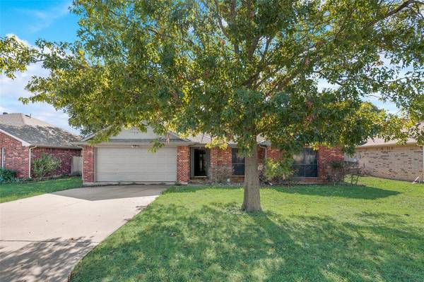 109 Cherokee Trail, Alvarado, TX 76009