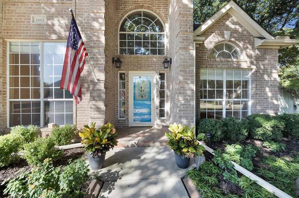 2613 Abercorn Drive,  Grapevine,  TX 76051