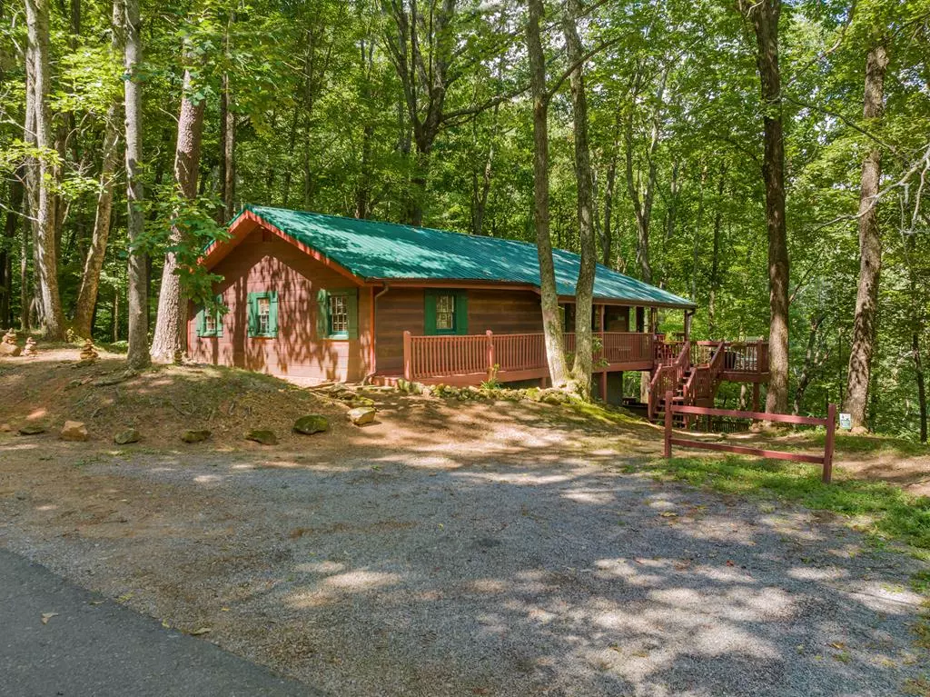 Ellijay, GA 30536,131 Hickory Trace