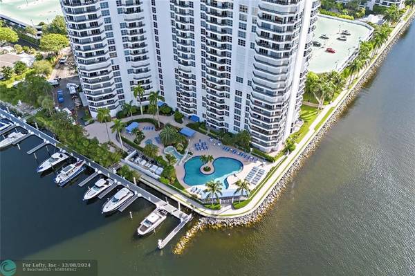 Aventura, FL 33180,3600 Mystic Pointe Dr  #811