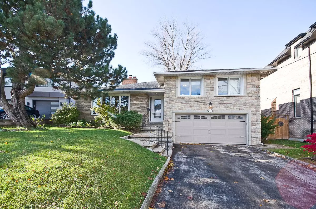 Toronto C15, ON M2K 1K7,25 Whittaker CRES