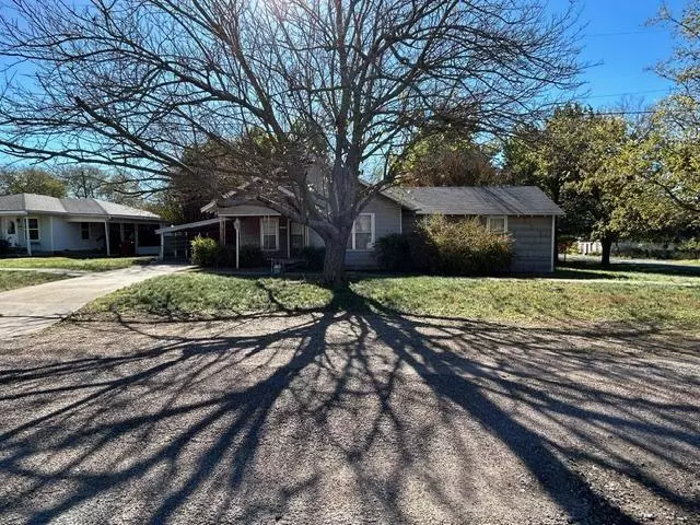 415 W Walnut Street, Whitewright, TX 75491