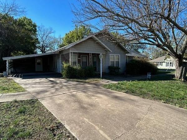 Whitewright, TX 75491,415 W Walnut Street