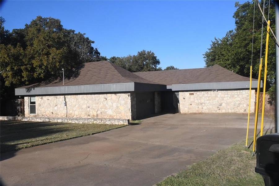 6206 E Choctaw Court, De Cordova, TX 76049