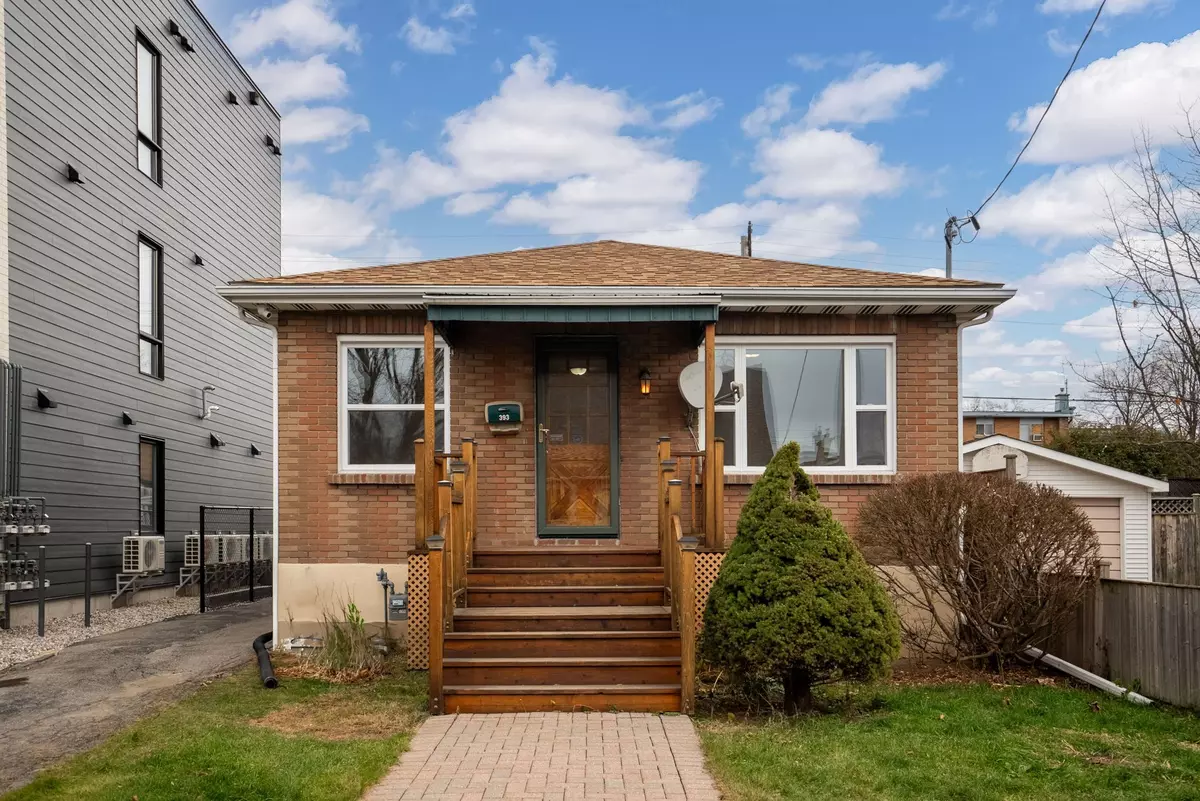 Vanier And Kingsview Park, ON K1L 6V3,393 Dieppe ST