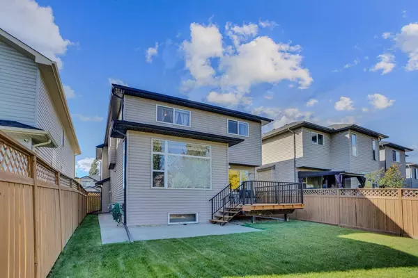 Calgary, AB T3B 5W2,130 Valley Stream CIR NW