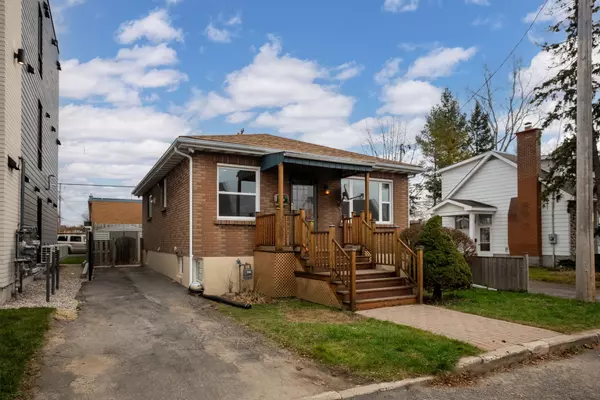 Vanier And Kingsview Park, ON K1L 6V3,393 Dieppe ST