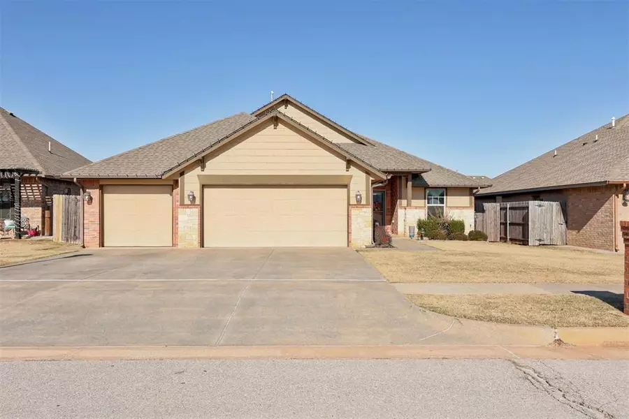 11717 SW 15th Terrace, Yukon, OK 73099