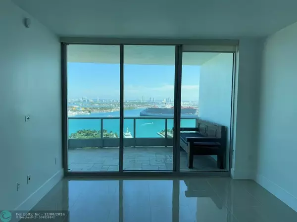 Miami, FL 33132,900 Biscayne Blvd  #2807