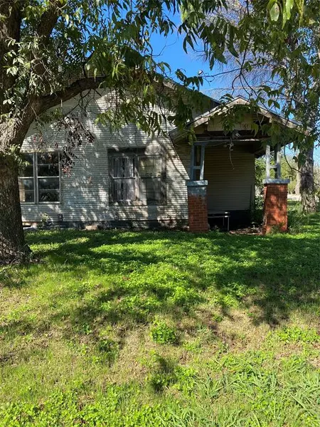 501 W 12th, Coleman, TX 76834