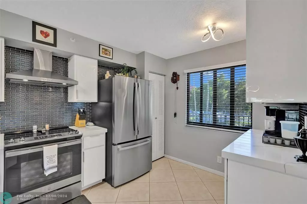 Pompano Beach, FL 33069,2205 S Cypress Bend Dr  #301