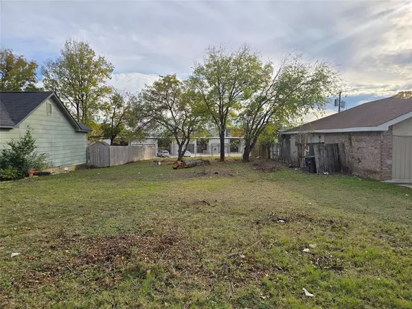 5331 Fernander Drive, Fort Worth, TX 76107