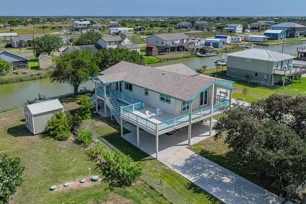 Rockport, TX 78382,112 Lakeshore Dr.