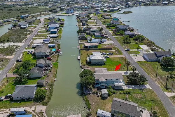 Rockport, TX 78382,112 Lakeshore Dr.