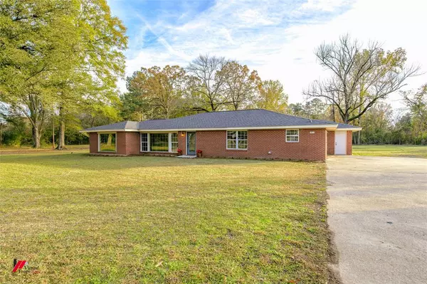 Cullen, LA 71071,405 East Road