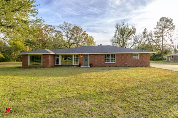 Cullen, LA 71071,405 East Road