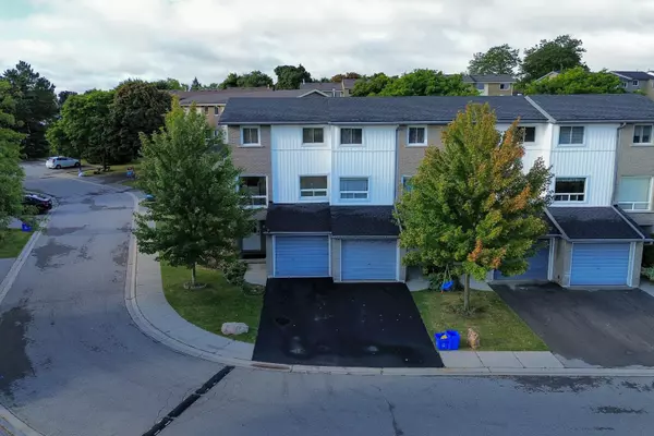 Hamilton, ON L8W 1T7,11 Queenslea DR E #149