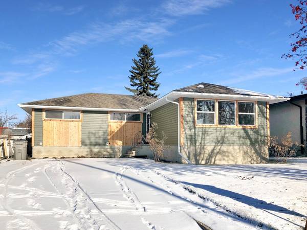 9814 104 AVE, Grande Prairie, AB T8V 1E4