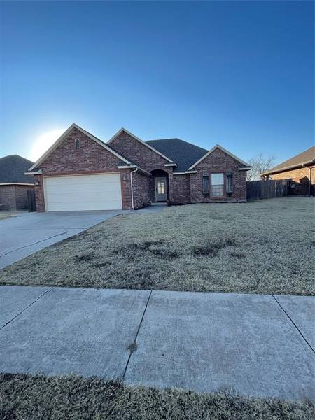 3905 Notting Hill Drive, Moore, OK 73160