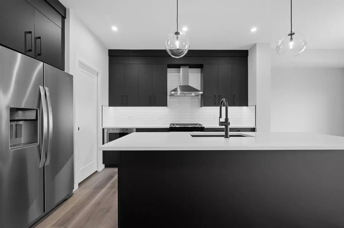 Calgary, AB T2X 4Y7,20 Walgrove PL Southeast