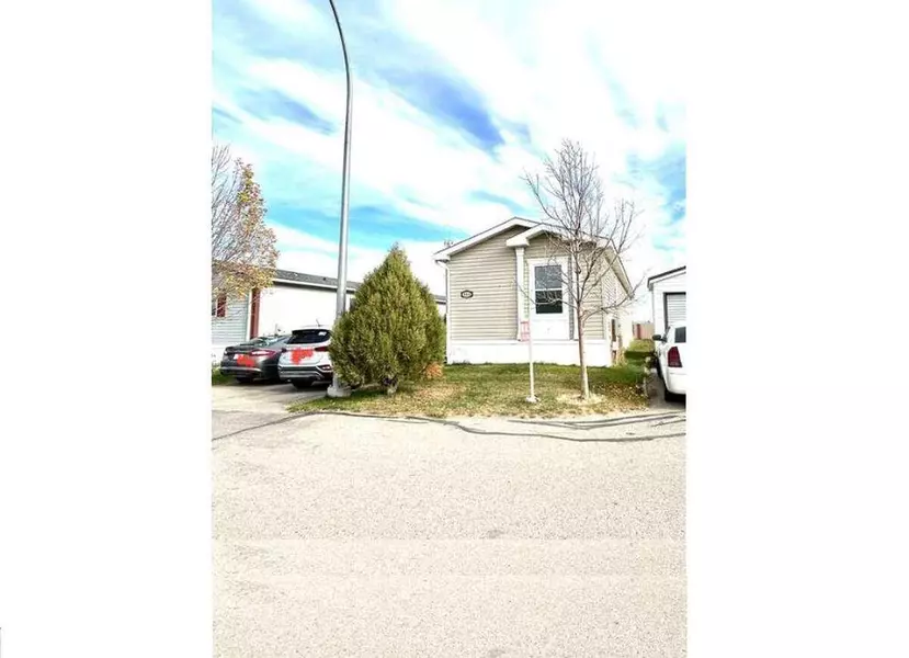 415 Conductor BLVD, Coaldale, AB T1M 1P8