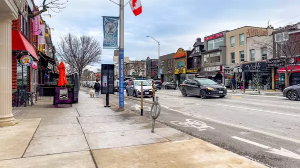 Toronto E03, ON M4K 1P6,484 Danforth AVE